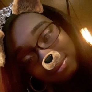 Meet your Posher, Mya